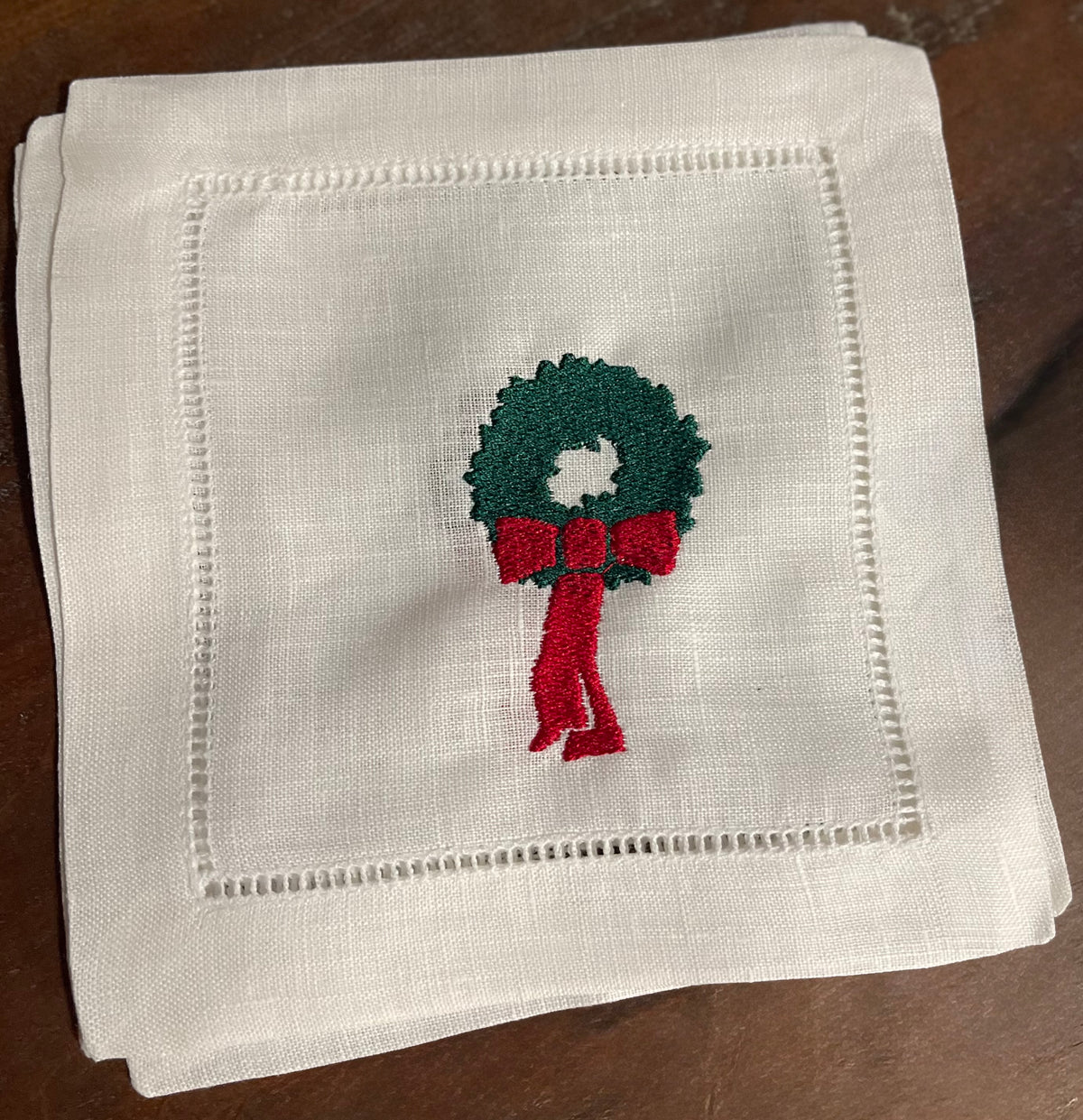The Holiday Wreath Embroidered Linen Cocktail Napkins (Set of 4)